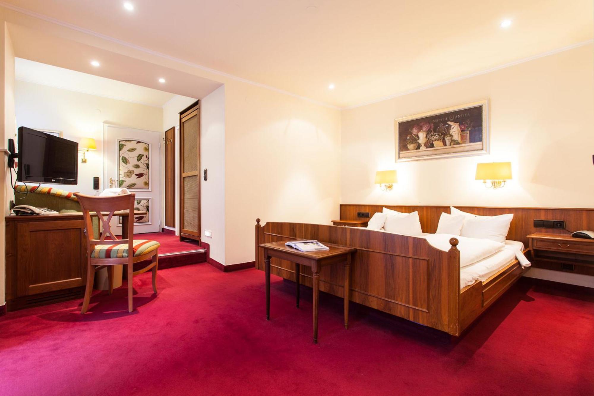 Romantik Hotel Zur Sonne Badenweiler Luaran gambar