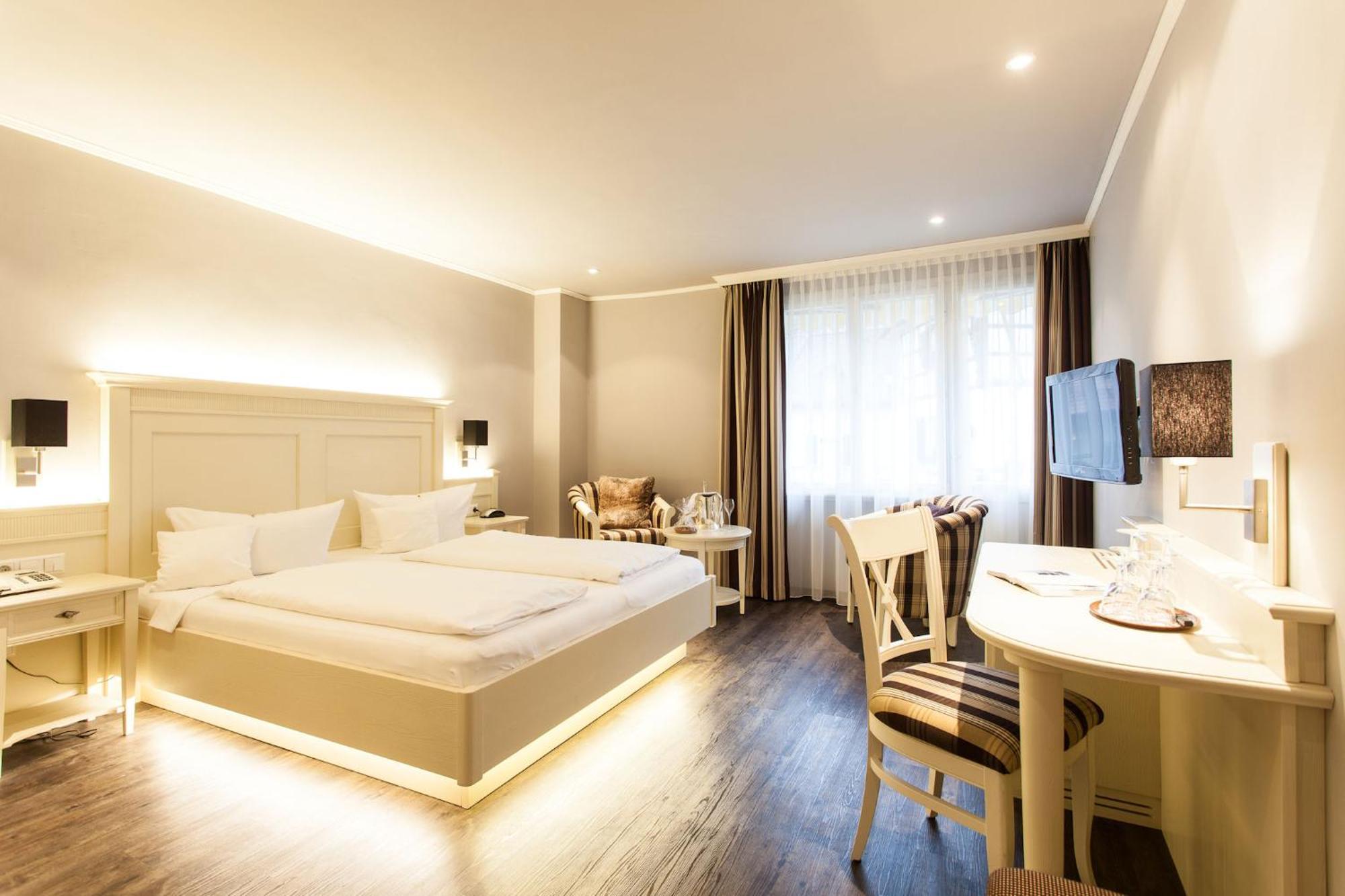 Romantik Hotel Zur Sonne Badenweiler Luaran gambar